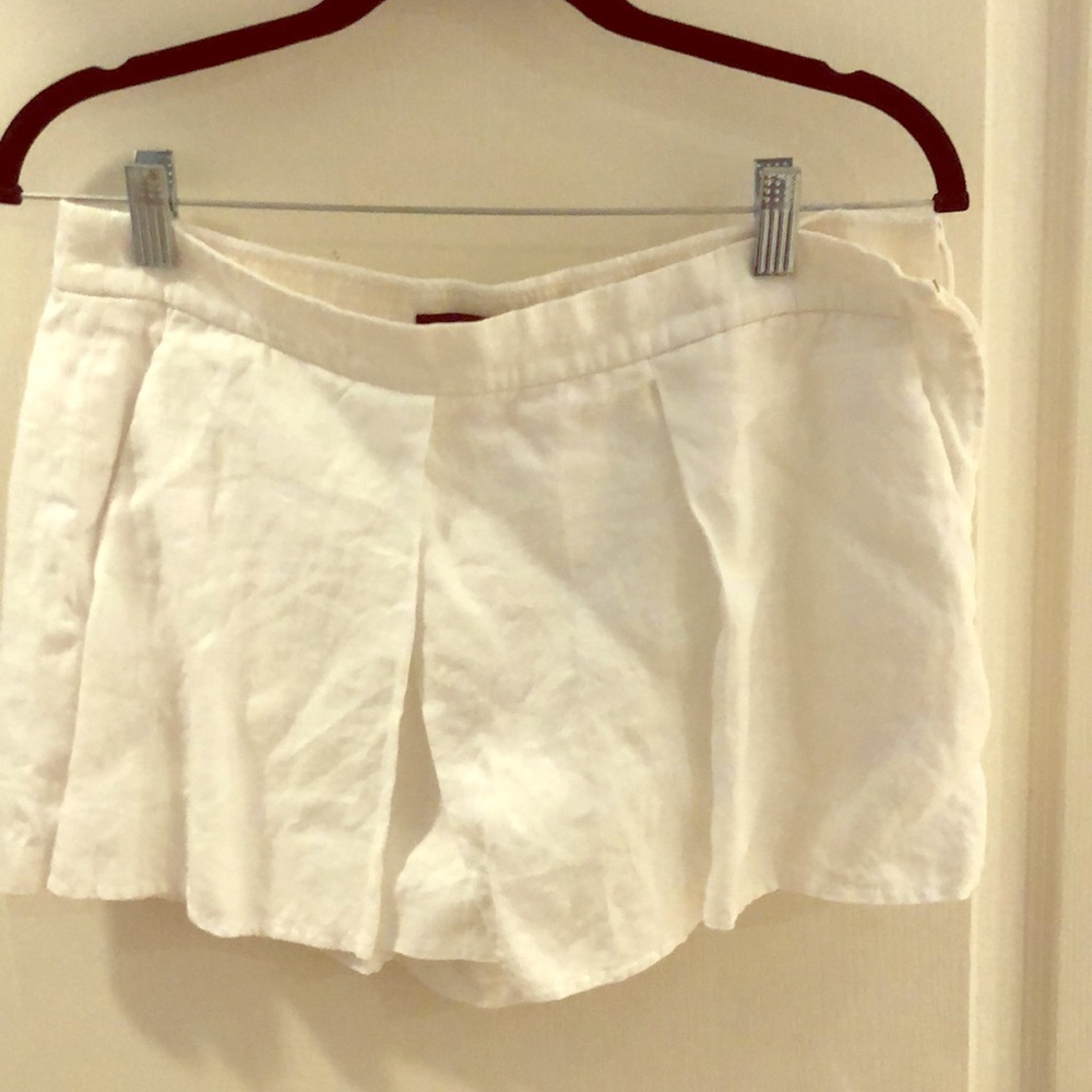 The cutest white linen skort! J Crew. Size 6.